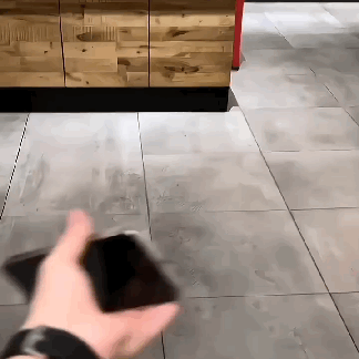 MUBI iPhone 14 Pro Max İnce Sert Malzeme MagSafe Destekli Şeffaf Gold Çerçeveli Kılıf