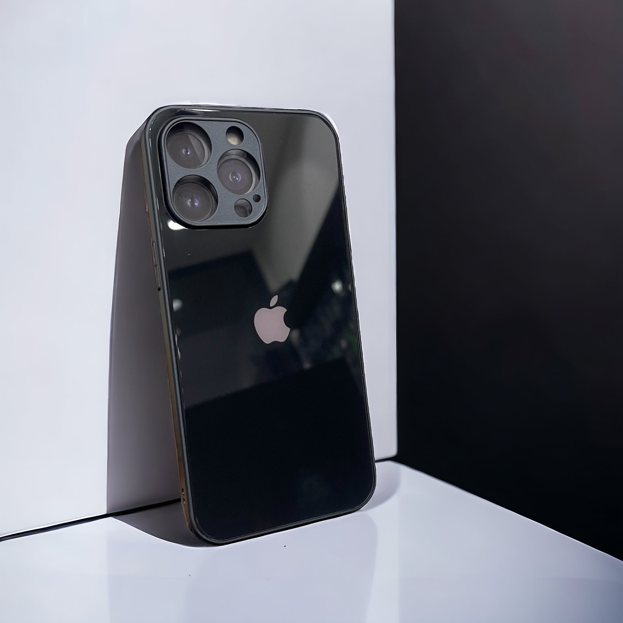 MUBI iPhone 15 Pro Max Kamera Korumalı Siyah Cam Kılıf